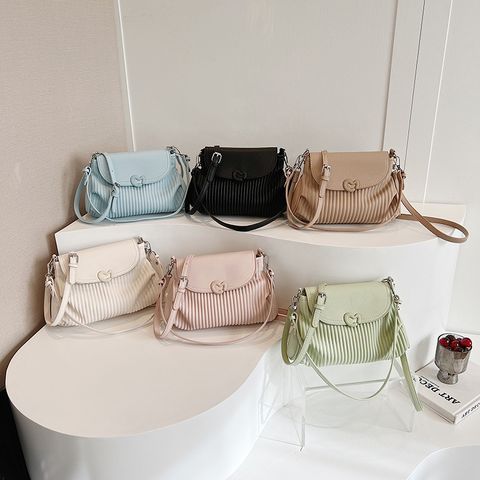 Women's Medium Pu Leather Solid Color Streetwear Magnetic Buckle Crossbody Bag