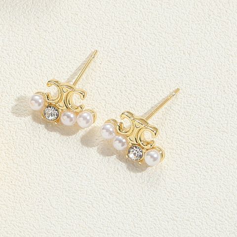 1 Pair Basic Modern Style Classic Style Round Inlay Copper Artificial Pearls 14K Gold Plated Hoop Earrings Ear Studs
