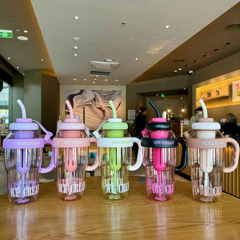 Casual Letter Plastic Water Bottles 1 Piece