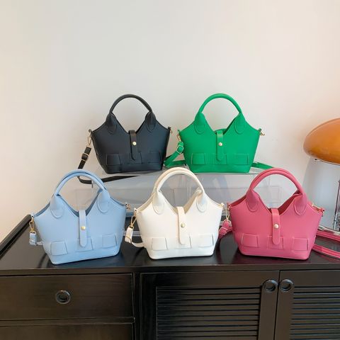 Women's Medium Pu Leather Solid Color Basic Classic Style Zipper Crossbody Bag