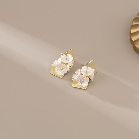 1 Pair Elegant Simple Style Flower Plating Resin Copper Drop Earrings Ear Cuffs