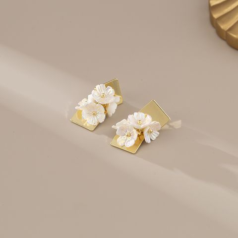 1 Pair Elegant Simple Style Flower Plating Resin Copper Drop Earrings Ear Cuffs