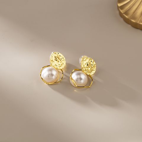 1 Pair Elegant Simple Style Geometric Irregular Plating Imitation Pearl Alloy Drop Earrings Ear Cuffs