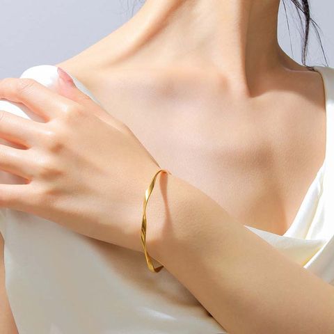 304 Stainless Steel 18K Gold Plated Classic Style Plating Irregular Solid Color Bangle