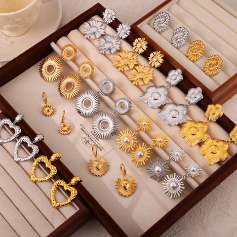 1 Pair Casual Retro Round Heart Shape Flower Plating Inlay 304 Stainless Steel Artificial Pearls 18K Gold Plated Drop Earrings