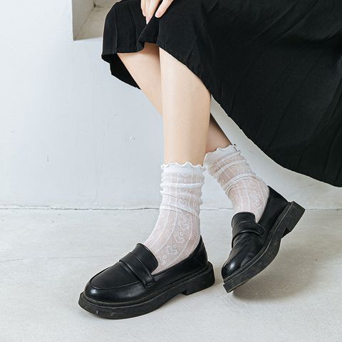 Women's Cute Simple Style Solid Color Lace Cotton Ankle Socks A Pair