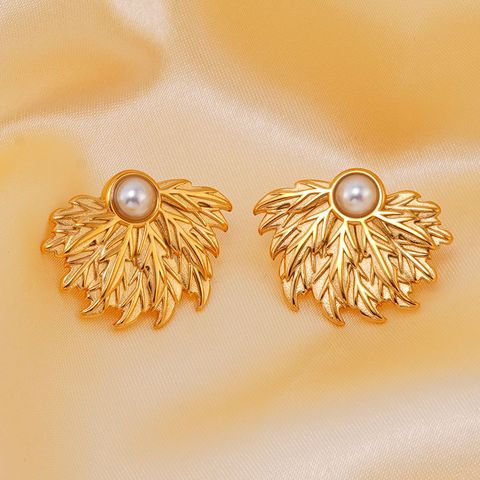 1 Pair Simple Style Classic Style Solid Color Plating Inlay 304 Stainless Steel Freshwater Pearl 18K Gold Plated Ear Studs