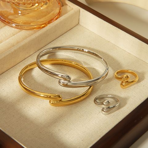 304 Stainless Steel 18K Gold Plated Vintage Style Exaggerated Classic Style Solid Color Rings Bracelets Jewelry Set