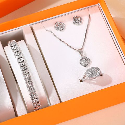 Elegant Shiny Geometric Artificial Diamond Alloy Wholesale Jewelry Set