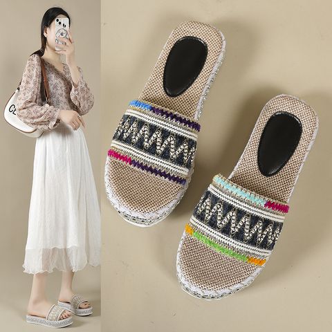 Women's Vacation Ethnic Style Solid Color Rivet Round Toe Platform Sandals