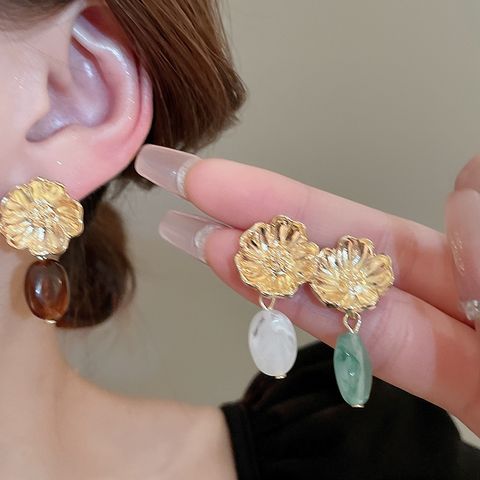 1 Pair Vintage Style Simple Style Flower Alloy Resin Drop Earrings