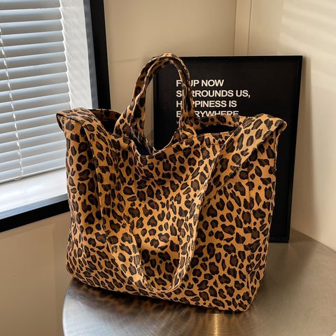 Women's Large Cloth Leopard Streetwear Zipper Tote Bag