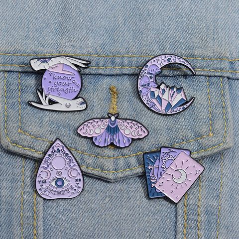 Cartoon Style Artistic Moon Eye Butterfly Alloy Stamping Stoving Varnish Plating Women's Brooches