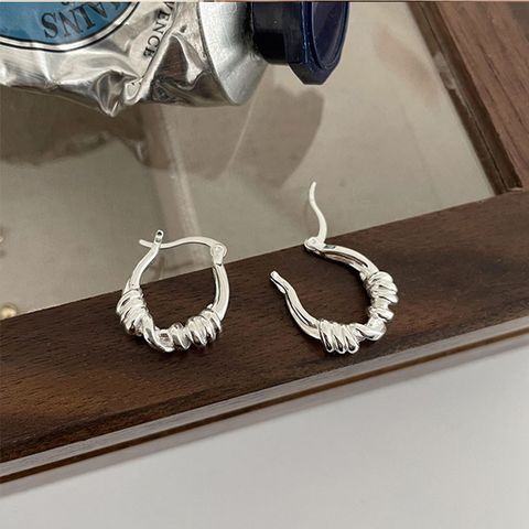 1 Pair Elegant Simple Style Classic Style Solid Color Twist Plating Copper White Gold Plated Gold Plated Hoop Earrings