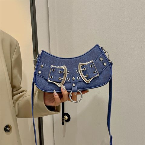 Women's Medium Pu Leather Solid Color Streetwear Rivet Pillow Shape Zipper Underarm Bag
