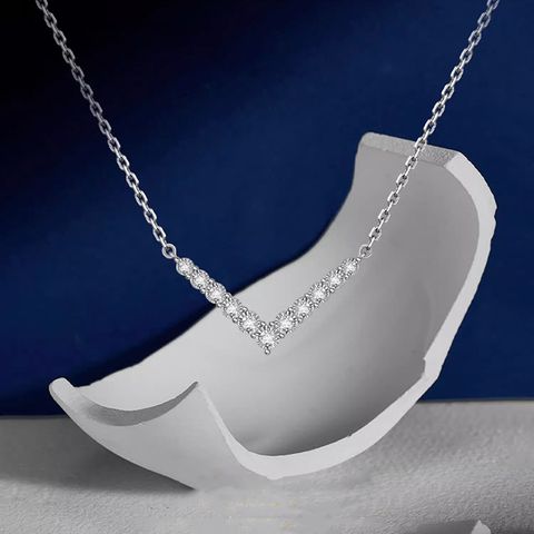 Sterling Silver Simple Style Inlaid Zircon V Shape Pendant Necklace