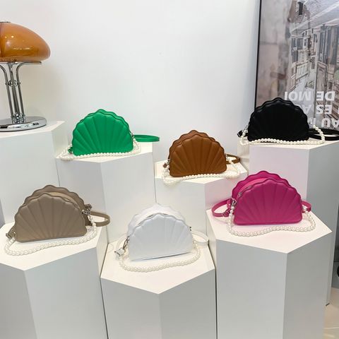 Women's Small Pu Leather Solid Color Streetwear Zipper Dome Bag