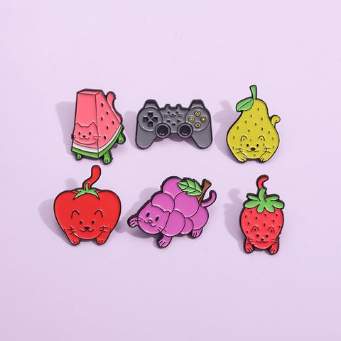Cartoon Style Strawberry Grape Watermelon Alloy Plating Unisex Brooches