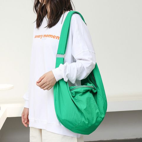 Women's Large Nylon Solid Color Streetwear Zipper Crossbody Bag