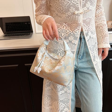 Women's Medium Cloth Solid Color Elegant Vintage Style Sewing Thread Zipper Handbag