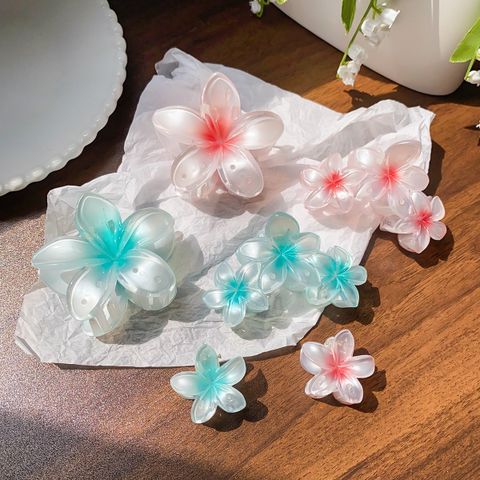 Women's Elegant Simple Style Artistic Flower Plastic Hair Claws