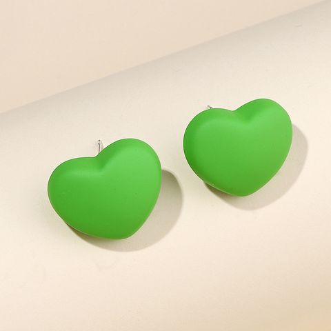 1 Pair Sweet Simple Style Heart Shape Spray Paint Arylic Ear Studs