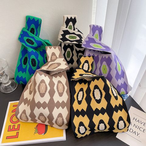 Women's Medium Knit Geometric Vintage Style Open Handbag
