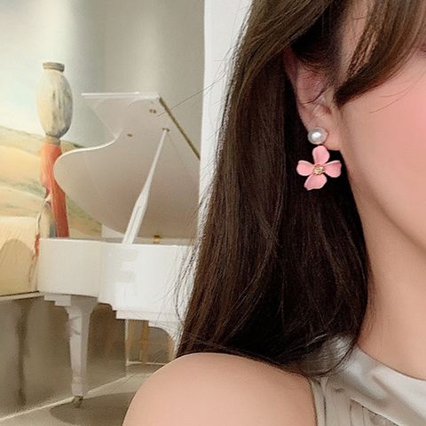1 Pair Lady Sweet Korean Style Flower Inlay Alloy Artificial Pearls Drop Earrings