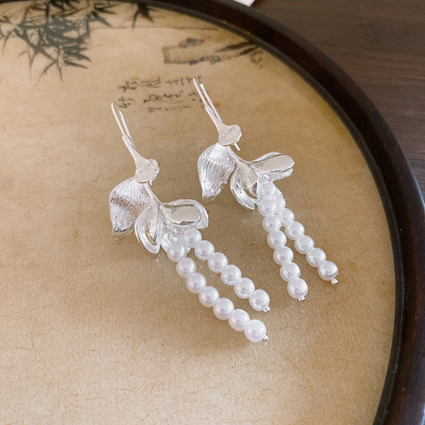1 Pair Casual Simple Style Flower Pearl Alloy Drop Earrings