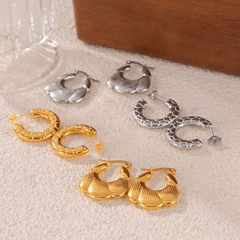 1 Pair Simple Style Classic Style C Shape U Shape Flower Plating Carving 304 Stainless Steel 18K Gold Plated Earrings