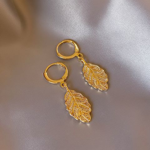 1 Pair Sweet Streetwear Leaves Inlay Copper Zircon 18K Gold Plated Chandelier Earrings