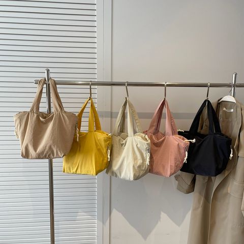Women's Medium Nylon Solid Color Basic Preppy Style Bucket Zipper Tote Bag