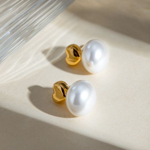 1 Pair Simple Style Classic Style Round Plating Inlay 304 Stainless Steel Pearl 18K Gold Plated Ear Studs