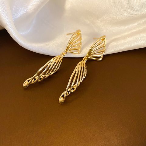 1 Pair Luxurious Simple Style Round Wings Hollow Out Alloy Drop Earrings