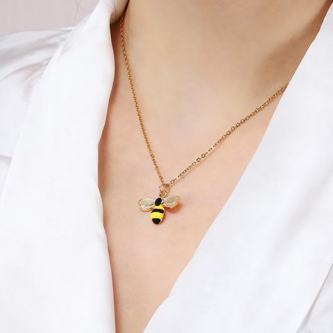 Elegant Romantic Bee 18K Gold Plated 304 Stainless Steel Zinc Alloy Wholesale Pendant Necklace
