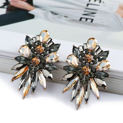 1 Pair Elegant Glam Simple Style Petal Floral Inlay Alloy Glass Ear Studs