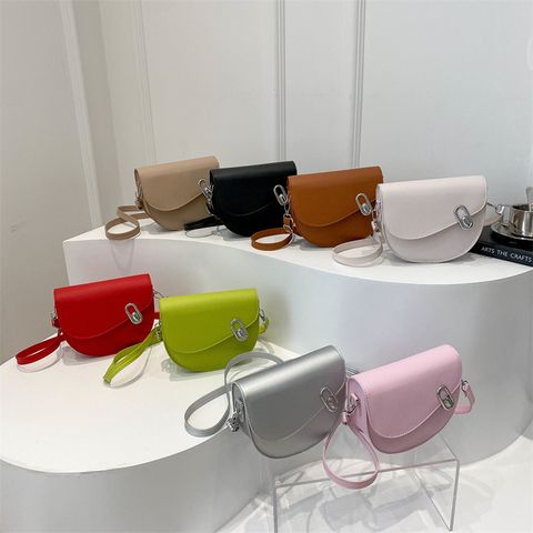 Women's Medium Pu Leather Solid Color Vintage Style Classic Style Flip Cover Crossbody Bag