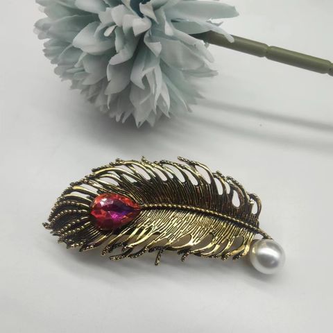 Women's Simple Style Classic Style Feather Zinc Alloy Inlay Rhinestones Hair Clip