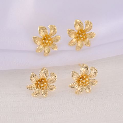 1 Pair 15 * 16mm Copper 18K Gold Plated Flower Polished Earring Findings