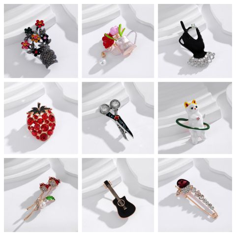 Casual Simple Style Cat Flower Strawberry Alloy Inlay Rhinestones Unisex Brooches
