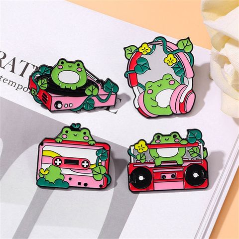 Cartoon Style Frog Alloy Unisex Brooches