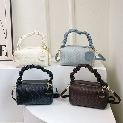 Women's Medium Pu Leather Solid Color Vintage Style Classic Style Square Zipper Handbag