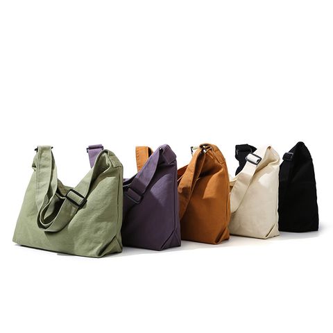 Women's Medium Cloth Solid Color Basic Classic Style Square Zipper Shoulder Bag