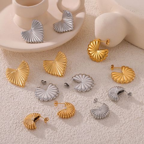 1 Pair Retro Simple Style Round Sector Heart Shape Plating Inlay 304 Stainless Steel Rhinestone Rhinestones 18K Gold Plated Ear Studs