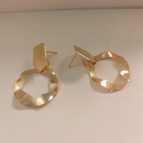 1 Pair Elegant Vintage Style Simple Style Geometric Hollow Out Alloy 18K Gold Plated Drop Earrings