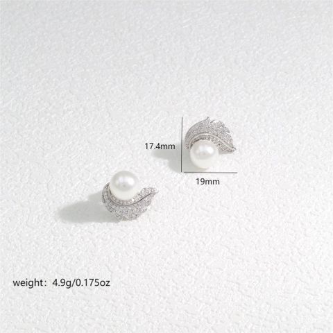1 Pair Elegant Simple Style Classic Style Feather Plating Inlay Copper Imitation Pearl Zircon Ear Studs