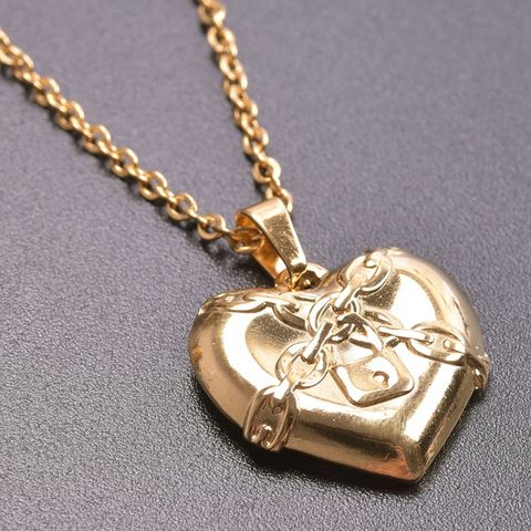 304 Stainless Steel 18K Gold Plated Basic Modern Style Classic Style Plating Heart Shape Lock Pendant Necklace
