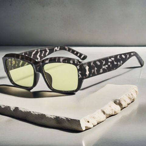 Casual Estilo Simple Color Sólido C.A. Espejo De Forma Especial Fotograma Completo Gafas De Sol Mujer