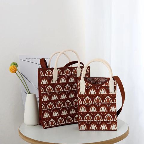 Women's Medium Cotton Geometric Elegant Open Tote Bag