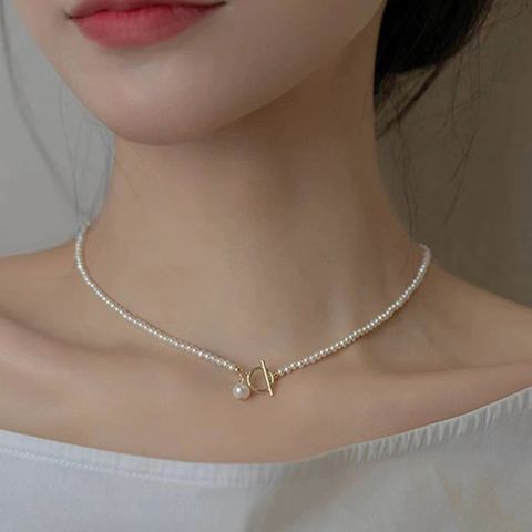 Elegant Retro Geometric Artificial Pearl Women's Necklace